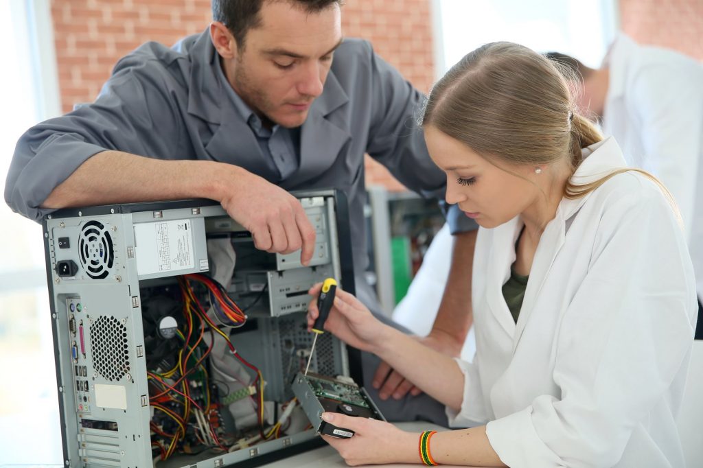 PC technician repair 4
